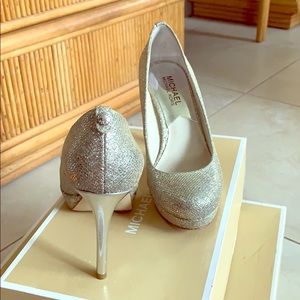 MK Glitter Pumps